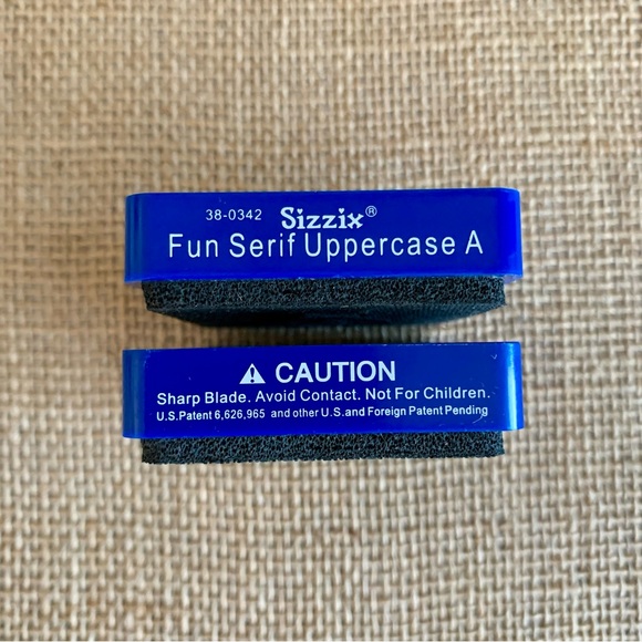 SIZZIX Fun Serrif Alphabet Letter Die Cutting Set w/ Individual Cases in Box - Picture 13 of 15